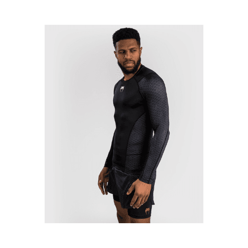 Venum x Assassin's Creed Shadows rashguard dugih rukava – crni - Slika 3