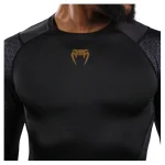 Venum x Assassin's Creed Shadows rashguard dugih rukava crni