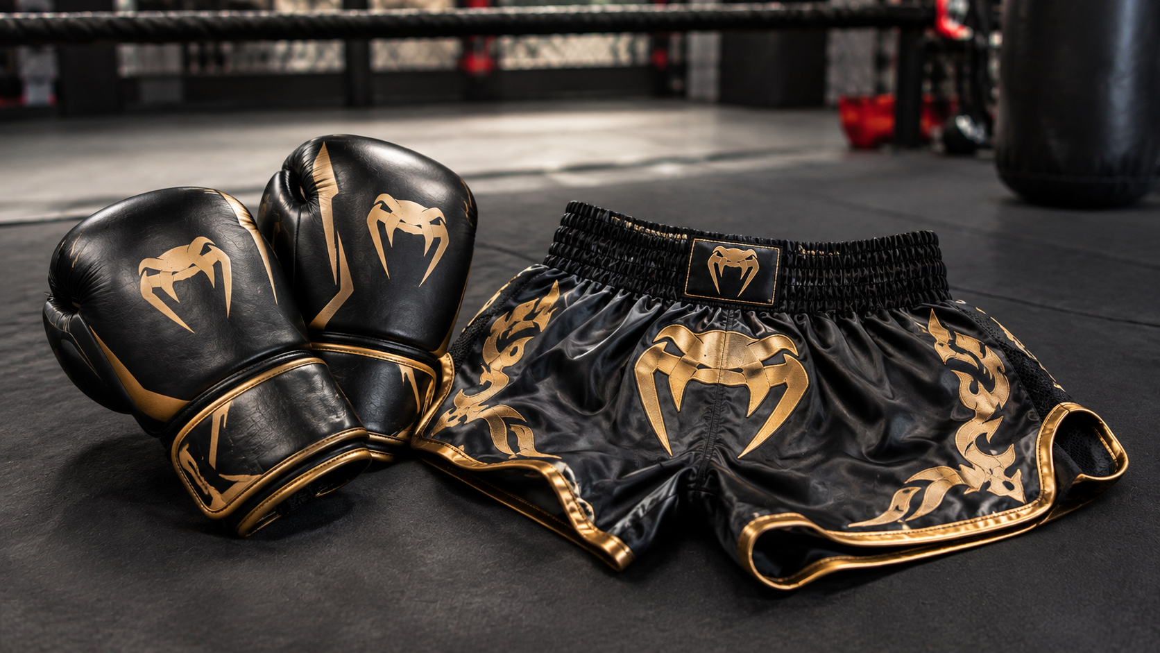 venum-muay-thai-sorc-i-rukavice.png